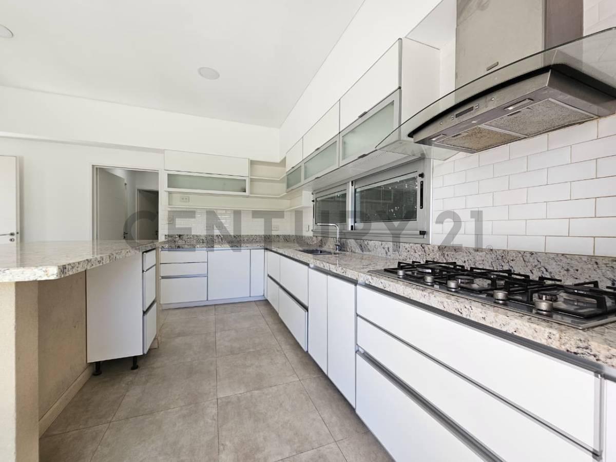 Foto de Casa moderna en venta en Las Tipas, Nordelta | Lote interno 504 m² |, imagen 3