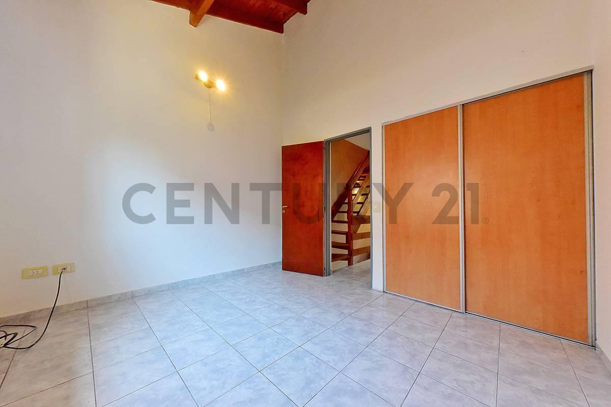 Foto de VENTA DUPLEX 4 AMBIENTES CON PATIO Y COCHERA EN MONTE GRANDE, imagen 2