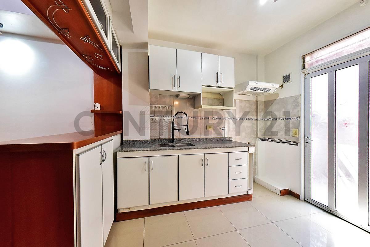 Foto de VENTA DUPLEX 4 AMBIENTES CON PATIO Y COCHERA EN MONTE GRANDE, imagen 4