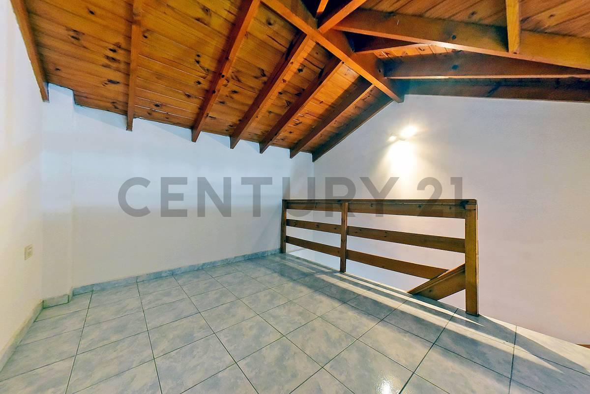 Foto de VENTA DUPLEX 4 AMBIENTES CON PATIO Y COCHERA EN MONTE GRANDE, imagen 3