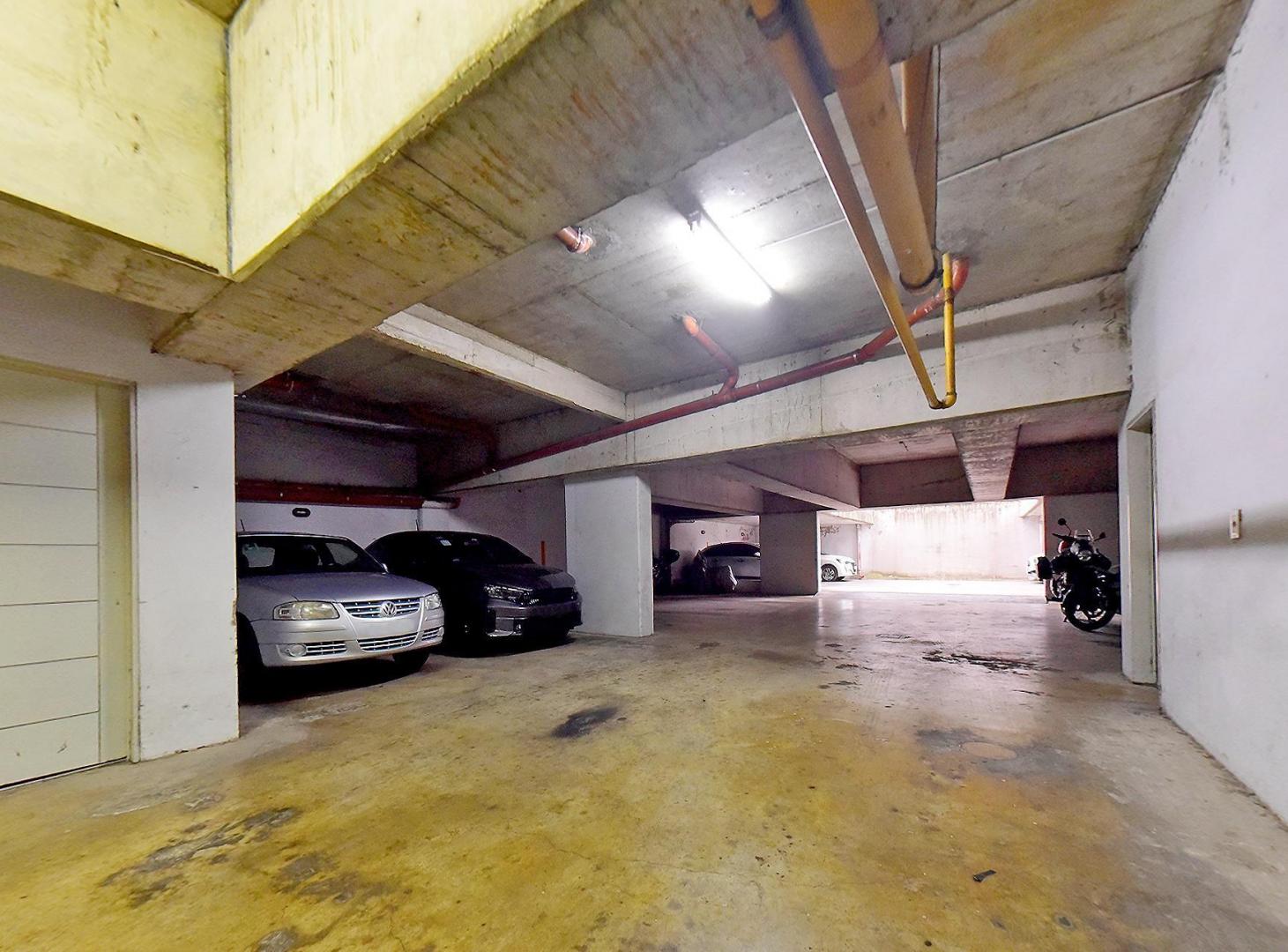 Foto de VENTA COCHERA CUBIERTA 12M2 EN CASEROS, imagen 1