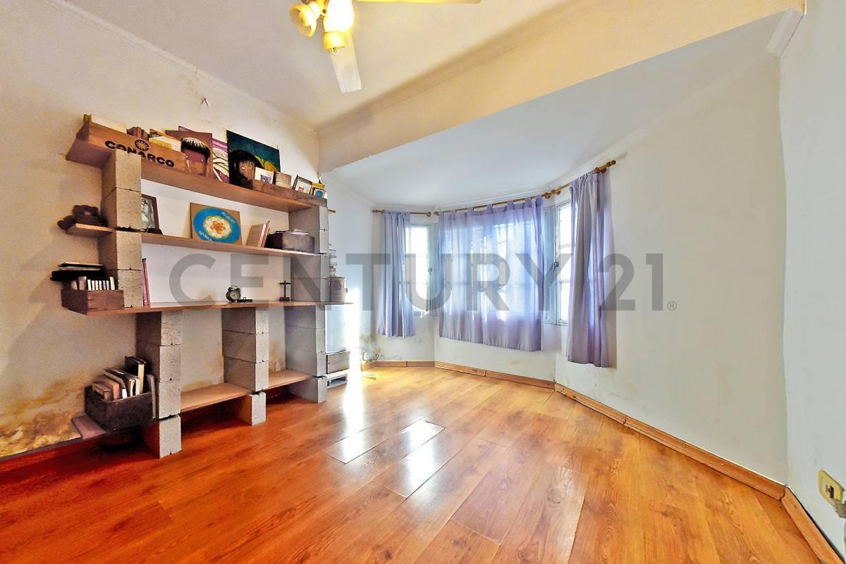 Foto de VENTA CASA 4 AMBIENTES CON PILETA EN VILLA DE MAYO, imagen 2