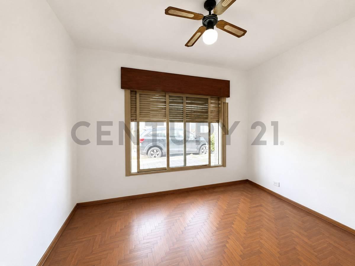 Foto de PH EN VENTA EN LANÚS OESTE | 3 AMBIENTES + TERRAZA PROPIA DE 70 M², imagen 2