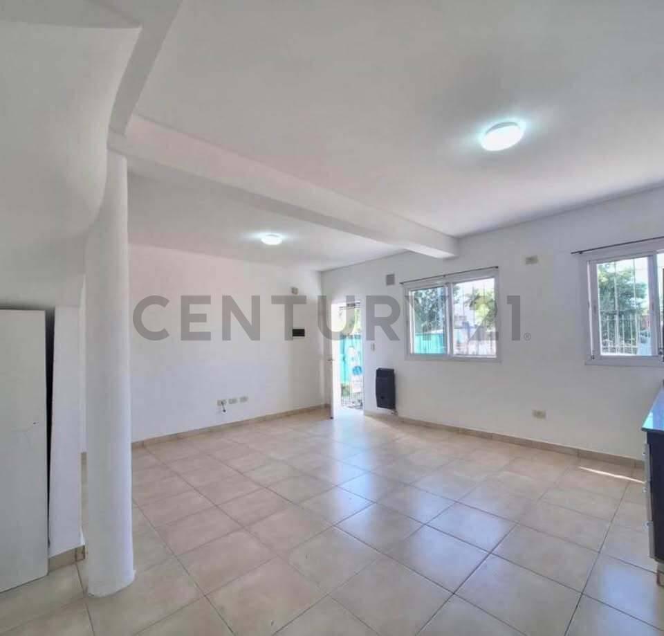 Foto de VENTA DUPLEX 3 AMBIENTES Moderno en ESCOBAR, imagen 4