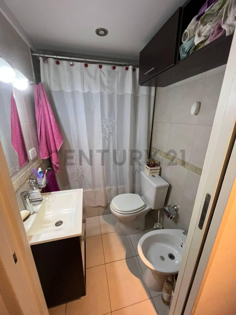 Foto de Venta Departamento de 2 Ambientes en Suite con Cochera en Lomas de, imagen 3