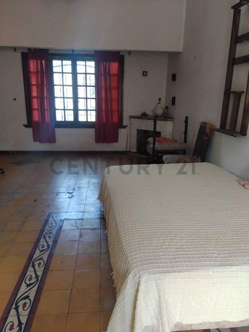 Foto de Venta Casa de 4 Ambientes con Gran Potencial Constructivo a Refaccionar, imagen 4