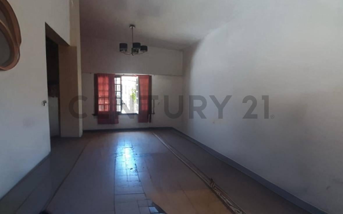 Foto de Venta Casa de 4 Ambientes con Gran Potencial Constructivo a Refaccionar, imagen 5