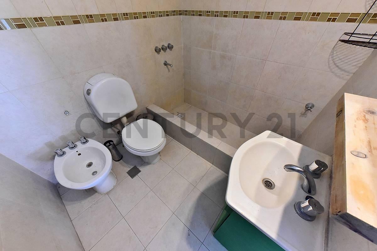 Foto de VENTA DEPARTAMENTO 2 AMBIENTES EN MORÓN OPORTUNIDAD ESCALERA APTO, imagen 5
