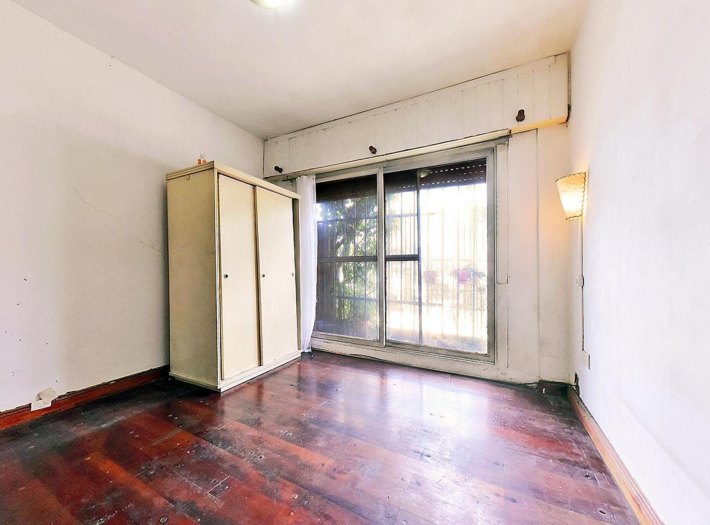 Foto de VENTA PH 3 AMBIENTES CON COCHERA A REFACCIONAR OPORTUNIDAD EN MARTINEZ, imagen 2