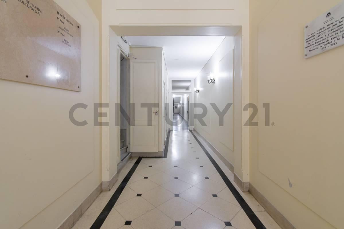 Foto de VENTA 5 OFICINAS EN CALLAO Y LAVALLE, imagen 1