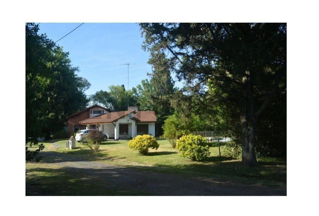Foto de VENTA CASA 4 AMBIENTES CON PISCINA EN DOS LOTES Country El Jaguel APTO, imagen 2