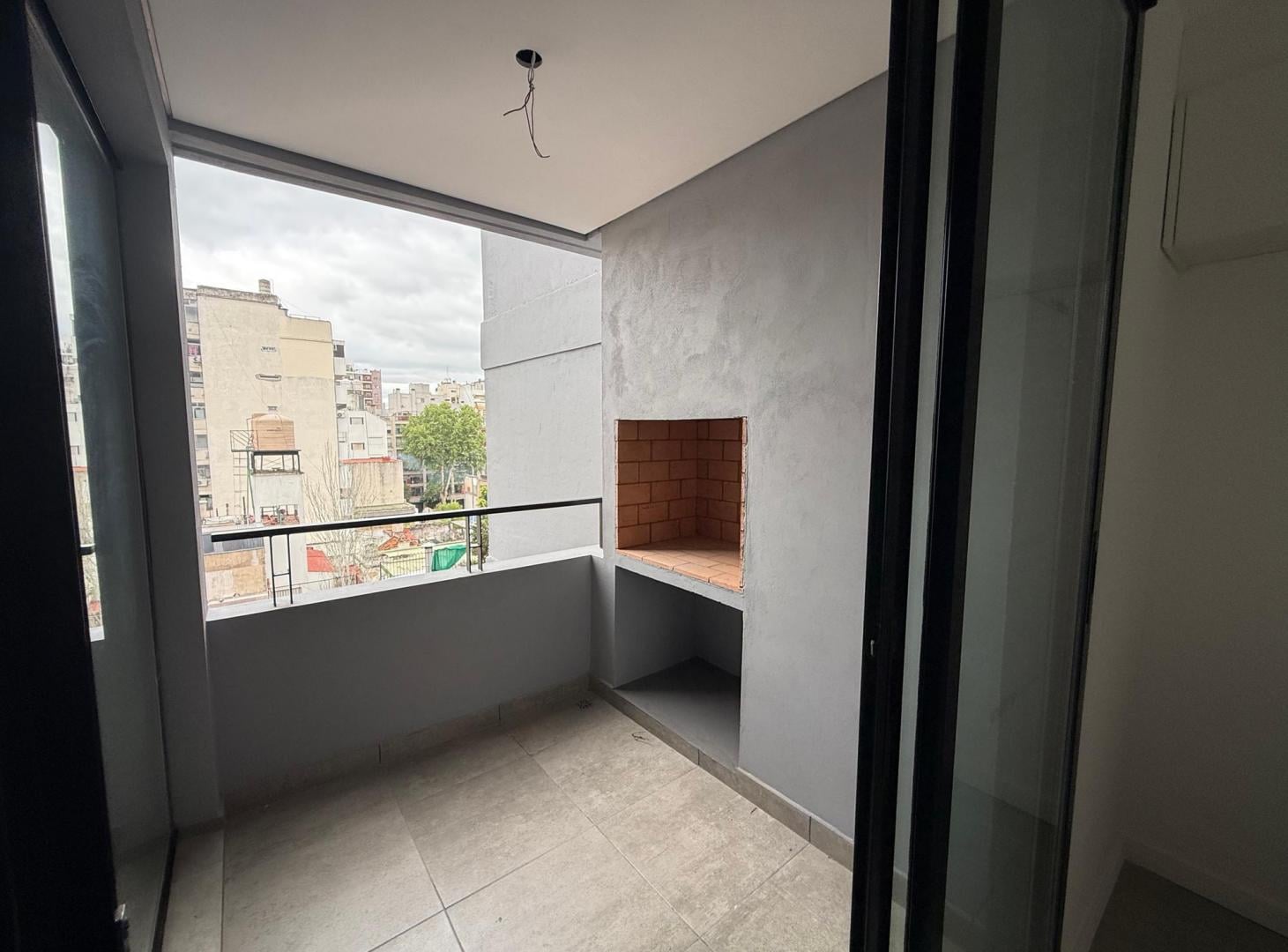 Foto de VENTA EXCLUSIVO 2 AMBIENTES A ESTRENAR CON DOBLE BALCÓN Y ASADOR PROPIO, imagen 4
