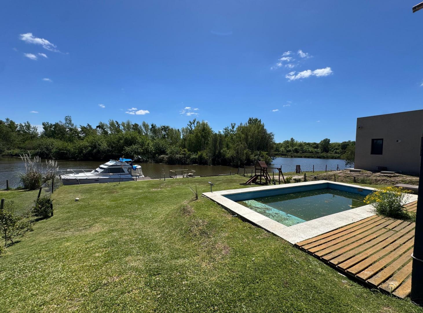 VENTA CASA AL RIO, 4 AMBIENTES,EL CAZAL