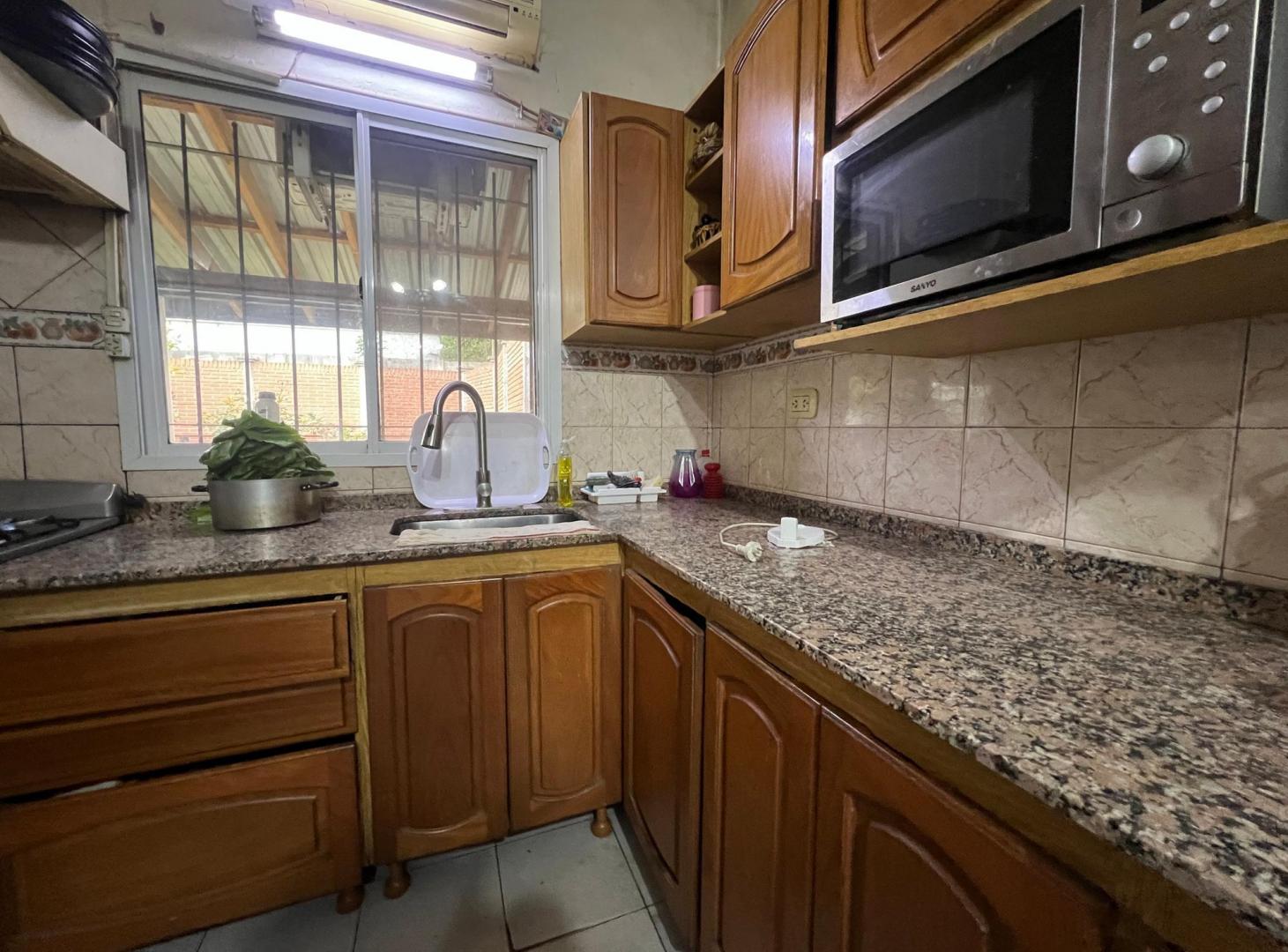 Foto de CASA EN VENTA 4 AMB CON PILETA ITUZAINGO NORTE, imagen 4