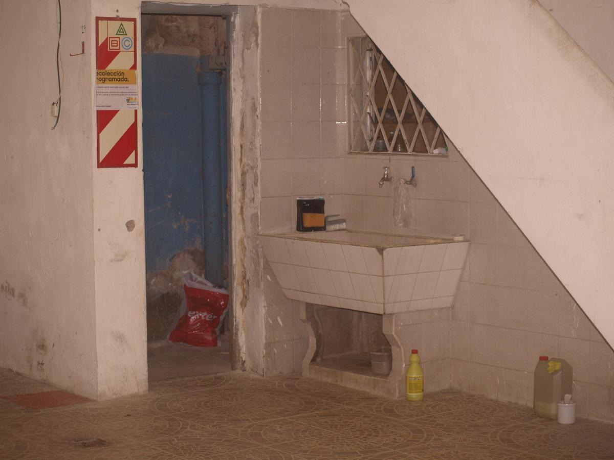 Casa 4 Amb con Local y Deposito en Mataderos 2