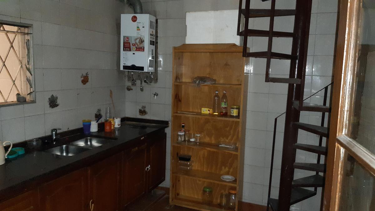 Casa 4 Amb con Local y Deposito en Mataderos 3