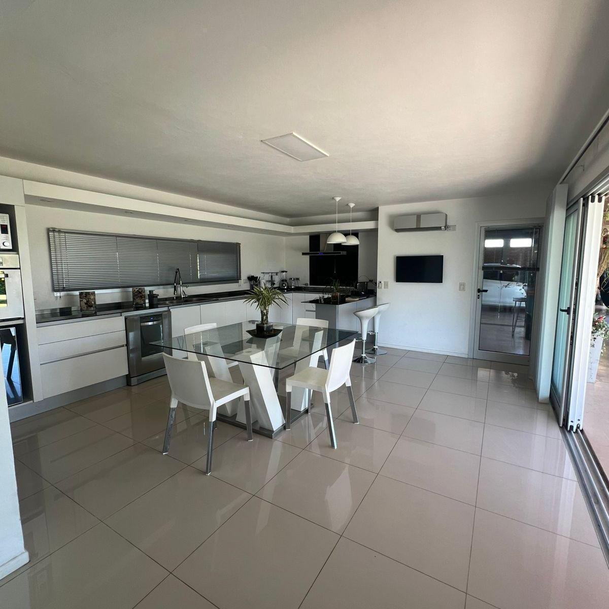 Casa en Venta Santina Norte - Valle Escondido 1