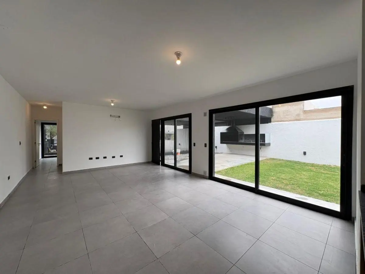 DOCTA CASA 3 DORM 3 BAÑOS LOTE 360M2 2