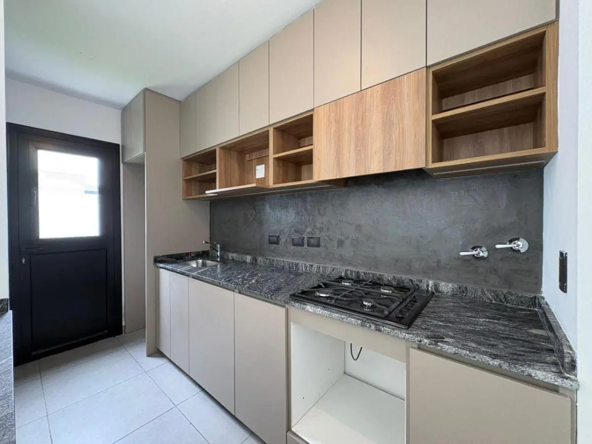 DOCTA CASA 3 DORM 3 BAÑOS LOTE 360M2 4