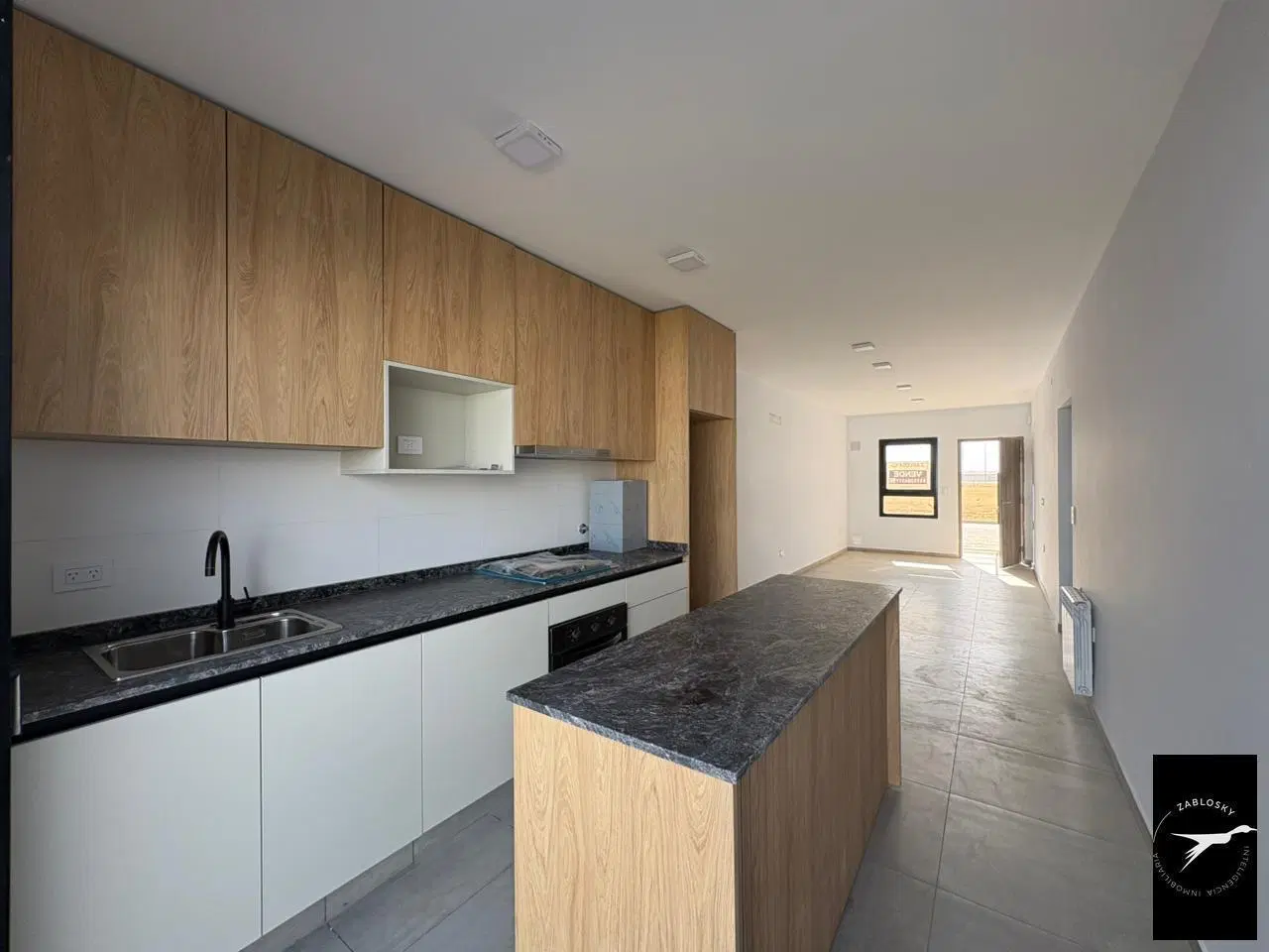 DÚPLEX OPORTUNIDAD NOBU 2 DORM 2 BAÑOS PLANTA BAJA 4