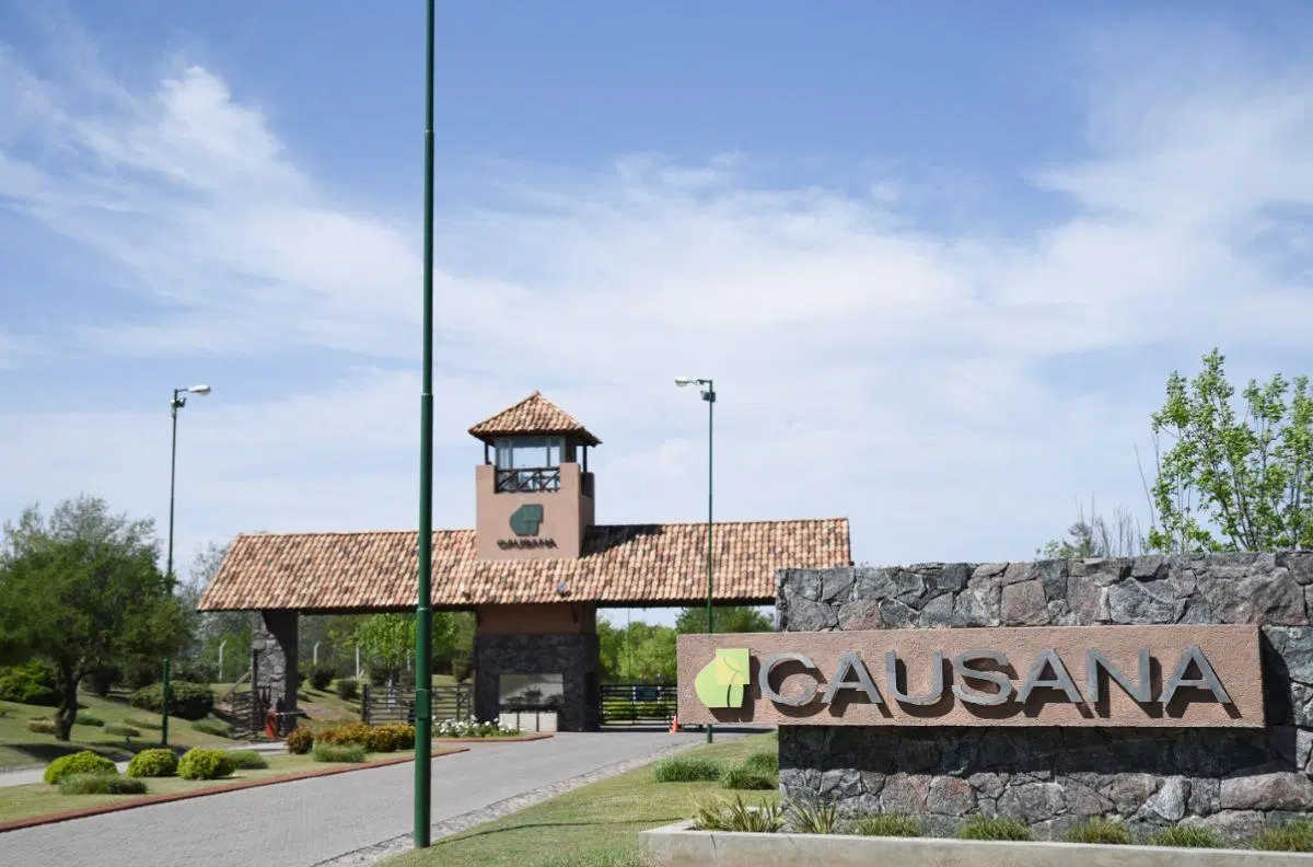 Lote con vista en Country Causana 1