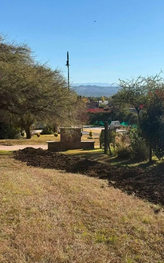 Lote con vista en Country Causana 5