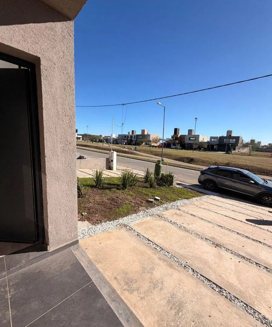 Duplex en alquiler- 2 dormitorios con gas envasado 5