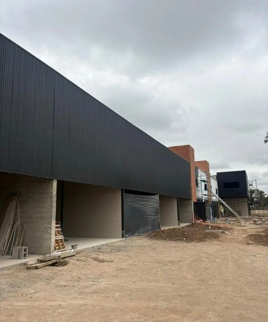 ONSE MALL LOCALES COMERCIALES 1