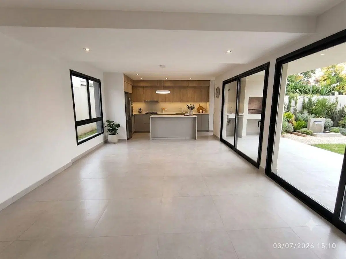 Sobria y elegante, 3D, 3B, escritorio, amplia y luminosa, IMPERDIBLE! 2