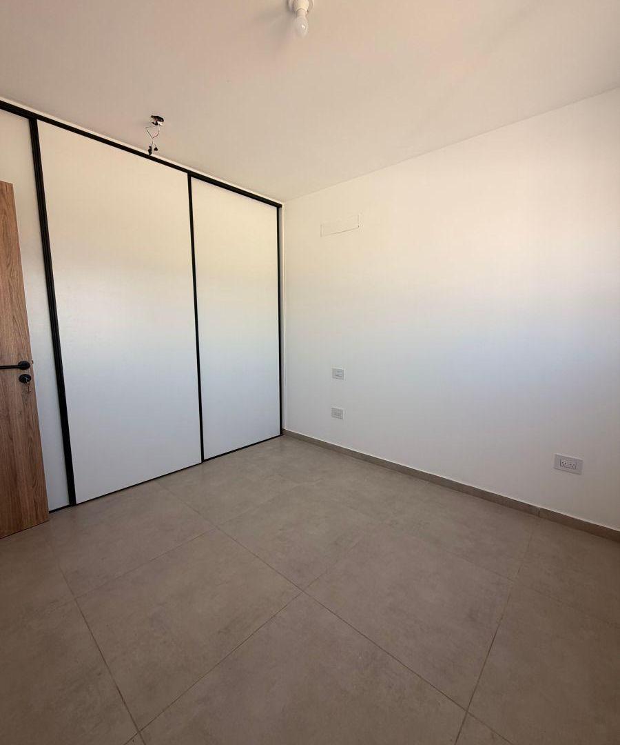 Foto de Duplex con gas envasado de 2 dormitorios en alquiler en Docta, imagen 2