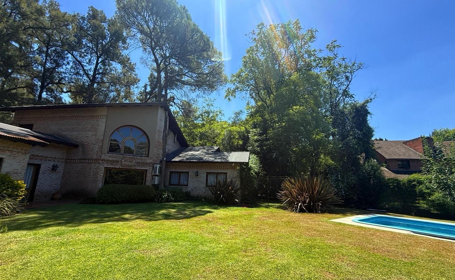 Casa - Barrio Parque Leloir