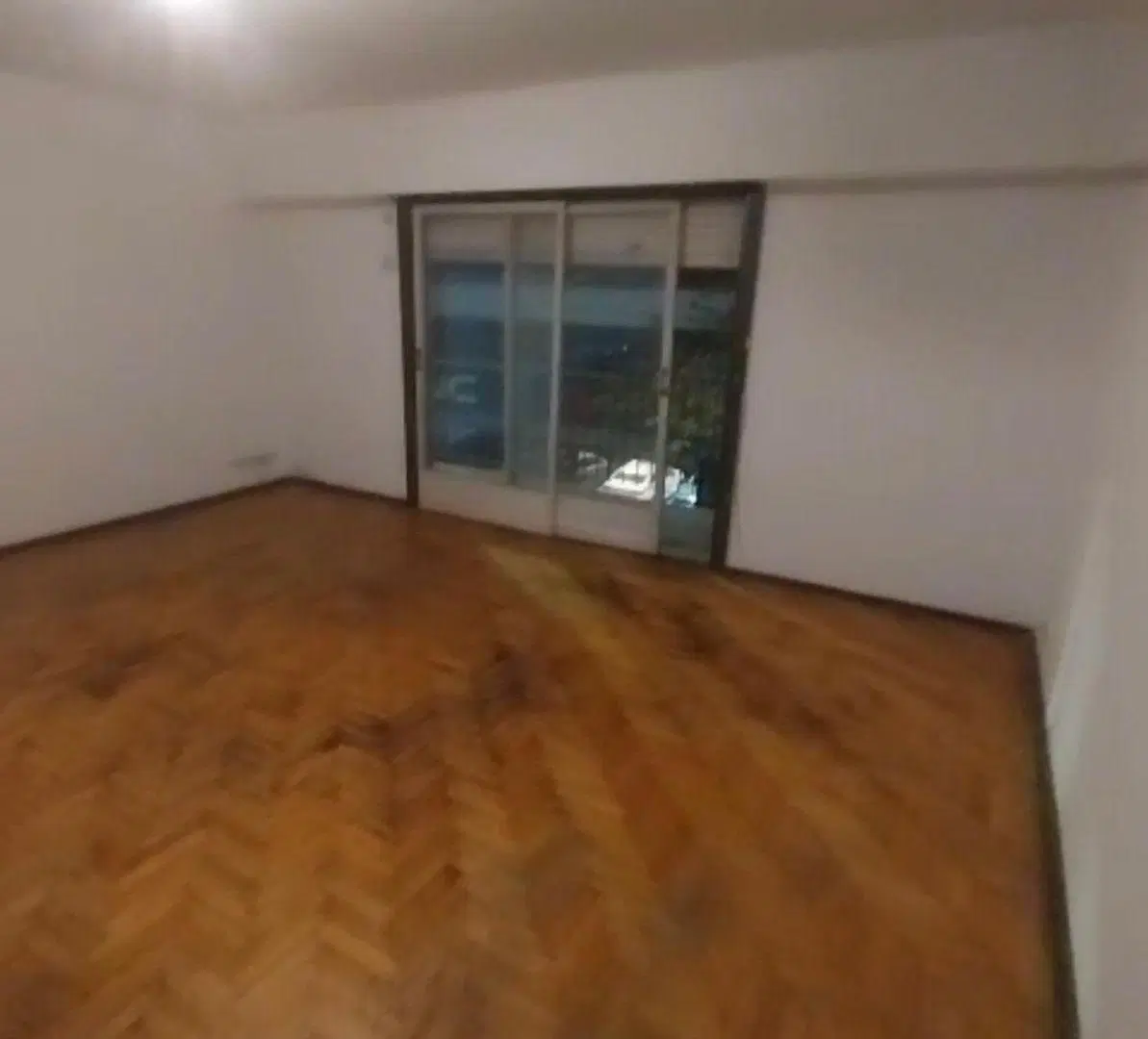 Departamento 3 amb. segundo piso por escalera. 3