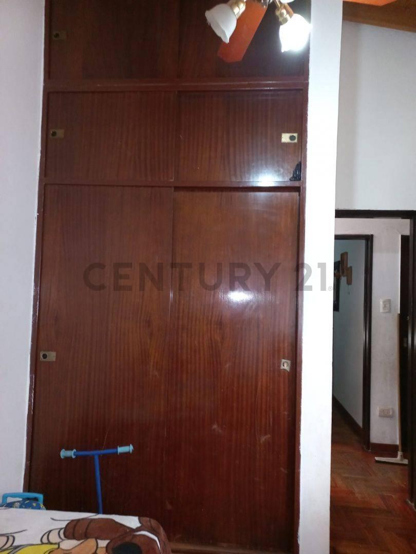 Venta de Bonita Casa de 6 Ambientes en Mataderos, Capital Federal con Gran Patio Parrilla y Ga. 3