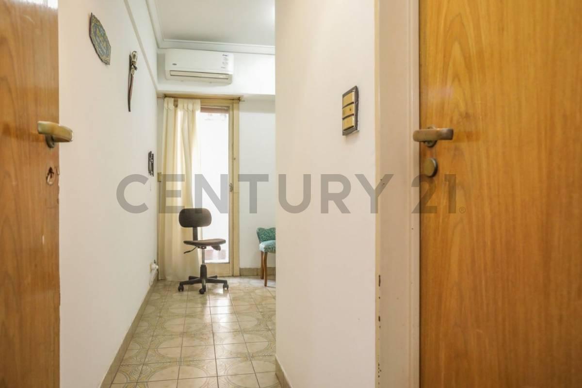 Venta de Departamento 5 Ambientes con Cochera Fija y Baulera 4
