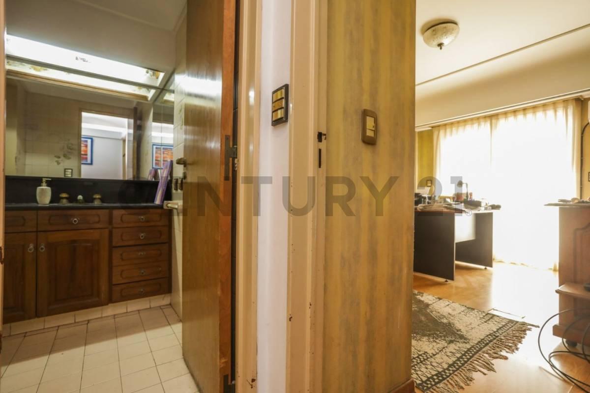 Venta de Departamento 5 Ambientes con Cochera Fija y Baulera 1
