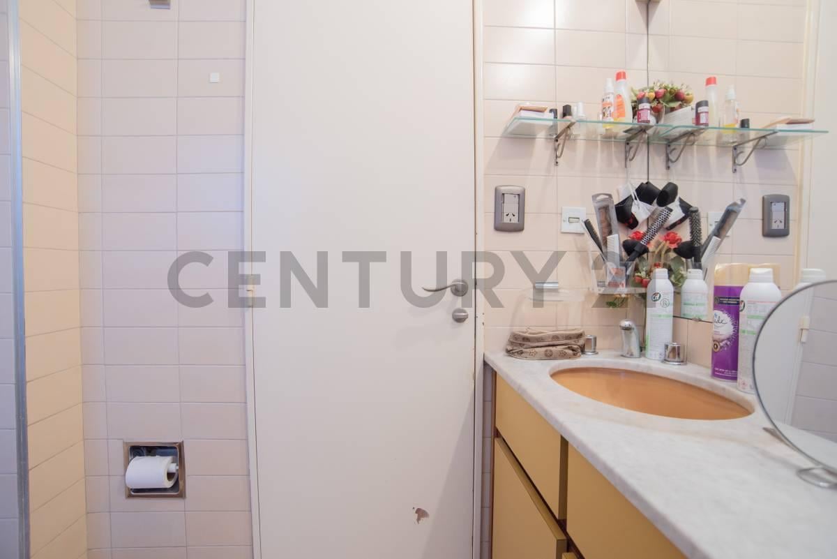 Foto de Departamento en venta 4 amb, dependencia, cochera, imagen 5