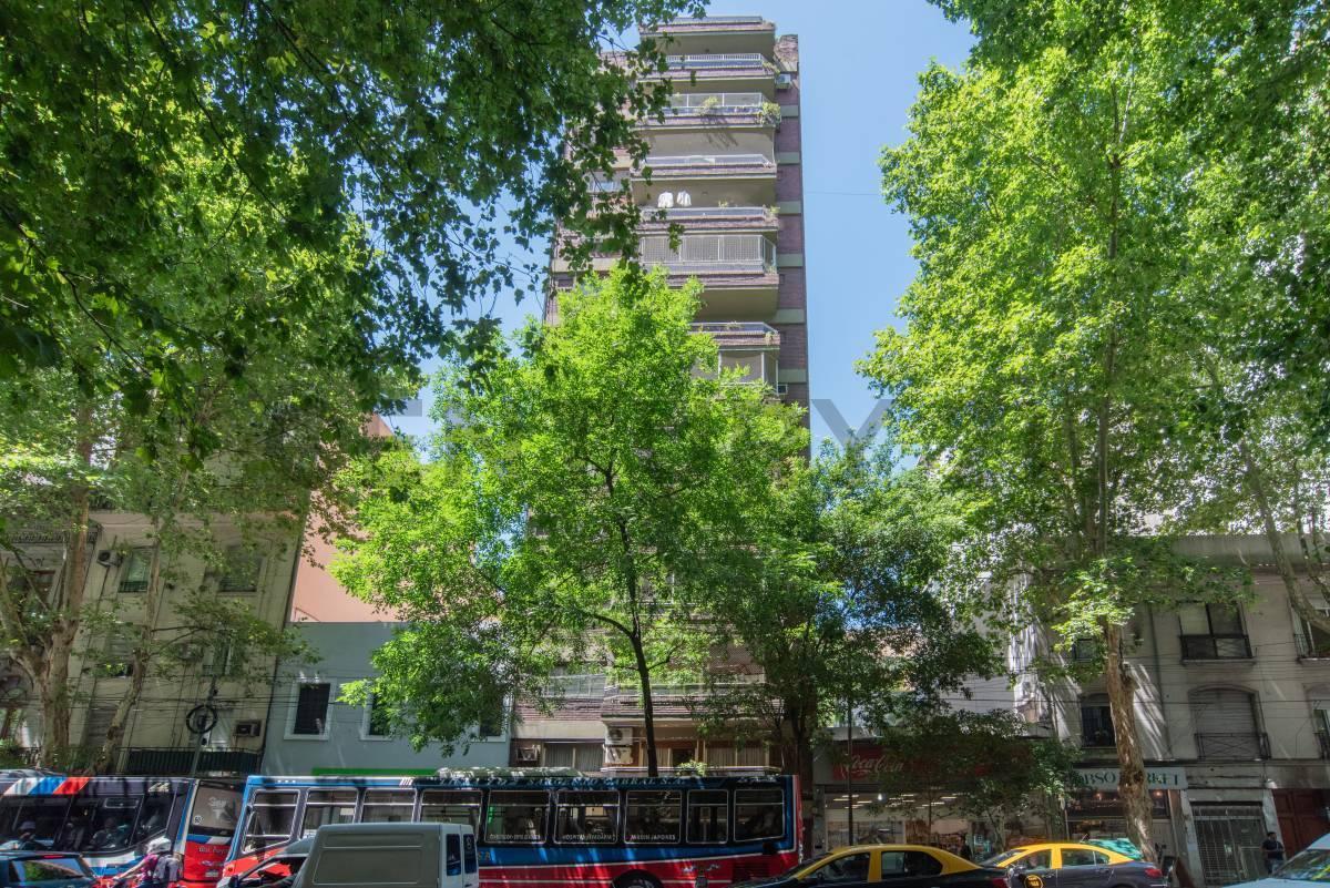 Departamento en venta 4 amb, dependencia, cochera