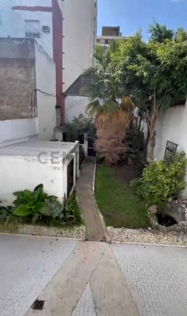 Casa de 5 Ambientes con Quincho, Balcón, Jardín y Terraza. Espacio y Comodidad en Boedo. 2