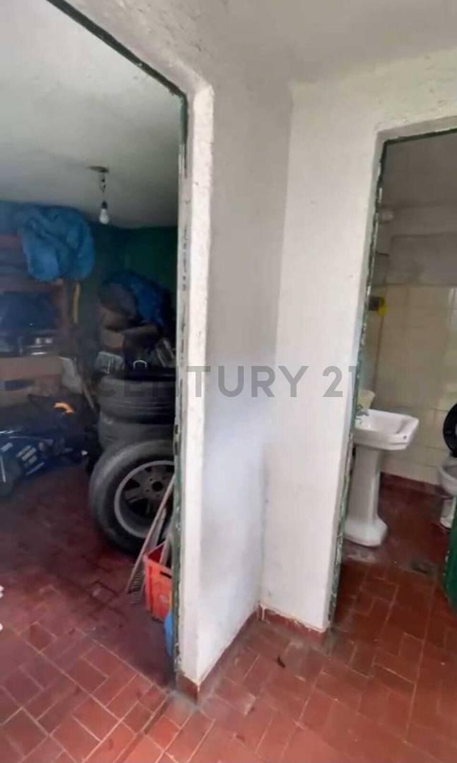 Casa de 5 Ambientes con Quincho, Balcón, Jardín y Terraza. Espacio y Comodidad en Boedo. 3