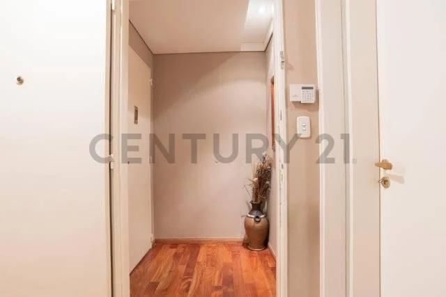 Venta Piso de 5 Ambientes + Dependencia con Balcón Corrido en Barrio Norte, C. A. B. A. 4