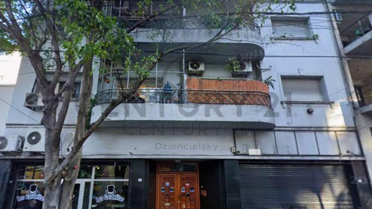 Venta Abasto dos ambientes con balcon