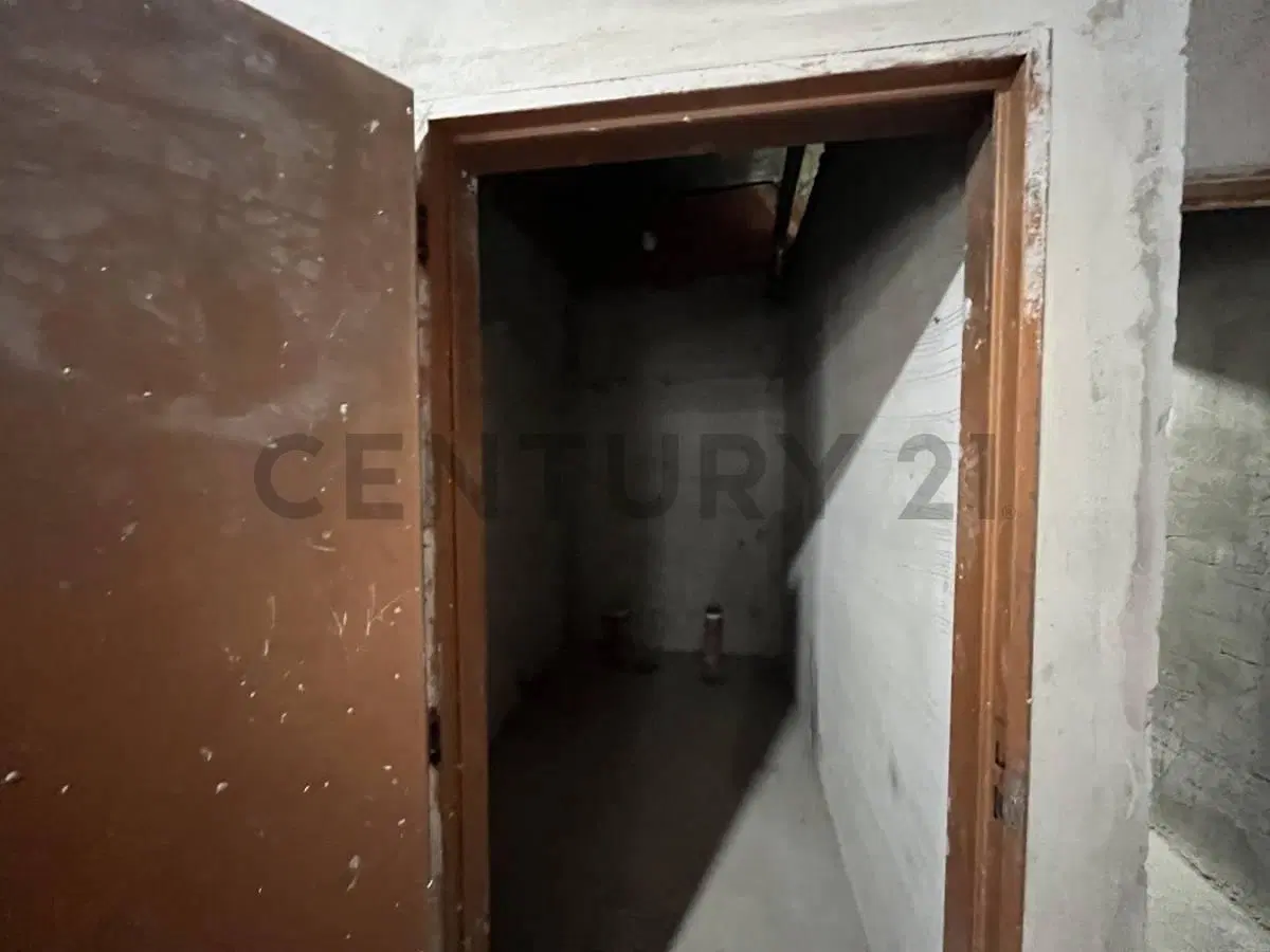 LOCAL COMERCIAL A ESTRENAR EN VENTA 4