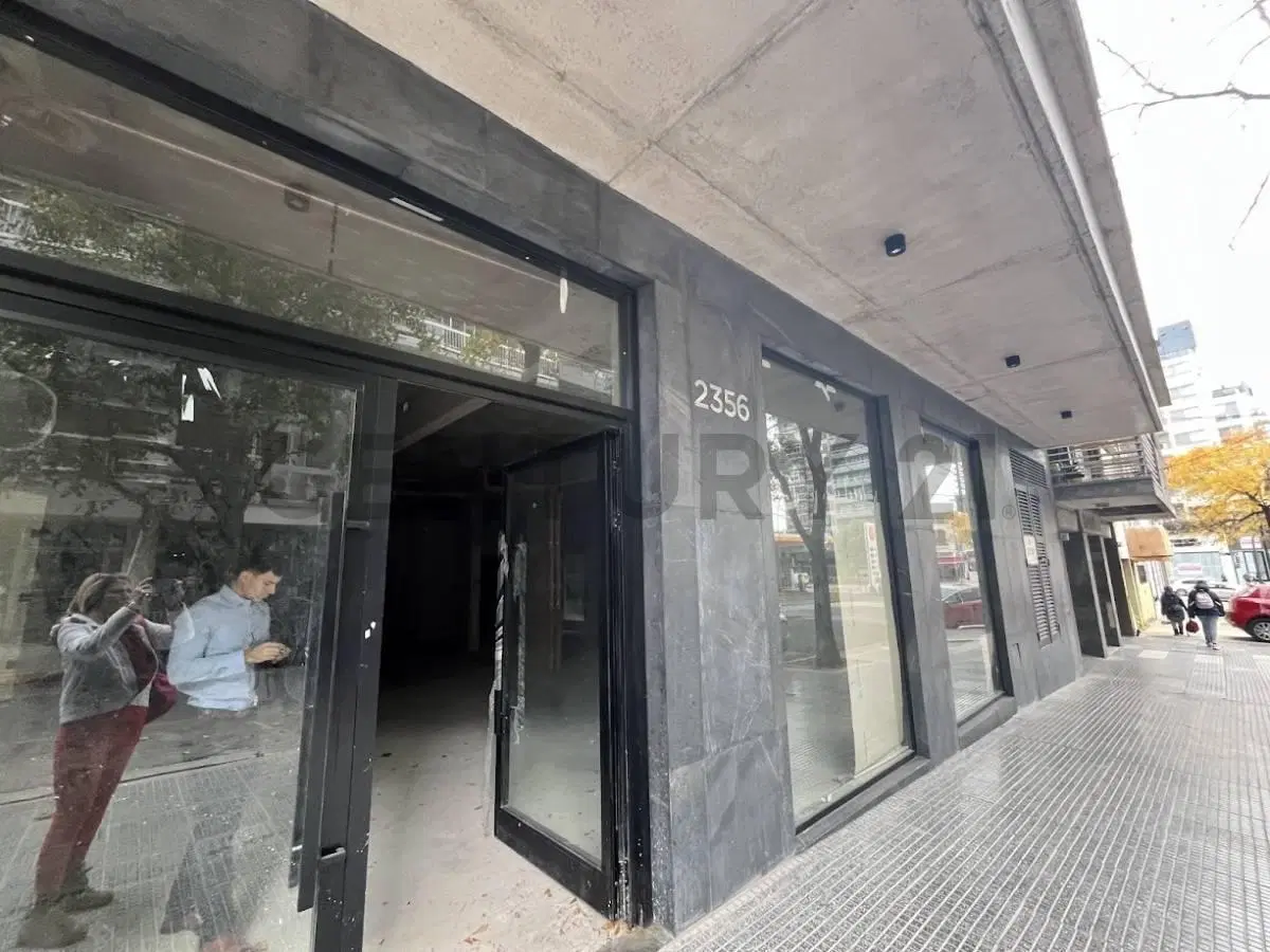 LOCAL COMERCIAL A ESTRENAR EN VENTA 3