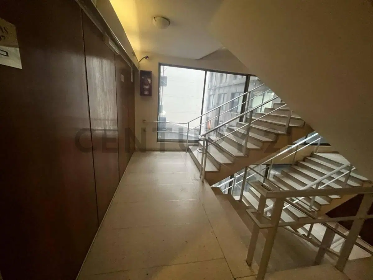 OFICINA EN ALQUILER EN AVENIDA CORRIENTES 1600 2