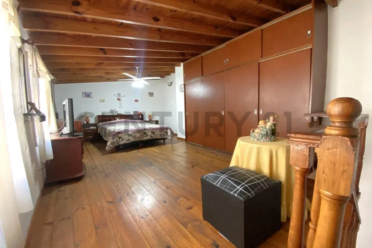 Venta PH 2 Amb. Tipo Dúplex con Bajas Expensas en Monte Castro 5