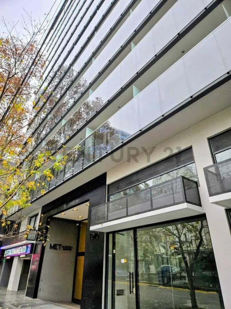 ¡Oportunidad Única! Monoambiente en Edificio de Categoría ¡Última unidad Con Terraza Propia! 2