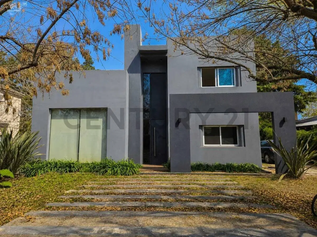 Gran Casa en Uno de los Mejores Sectores del Barrio  ¡Tu Próximo Proyecto! 3