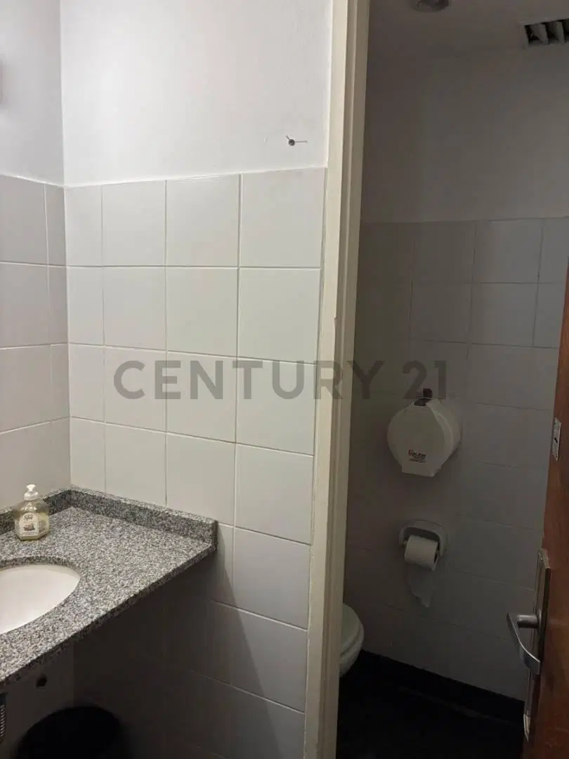 OFICINA COMERCIAL EN ALQUILER - Viamonte 1145 – Tribunales, Capital Federal 2