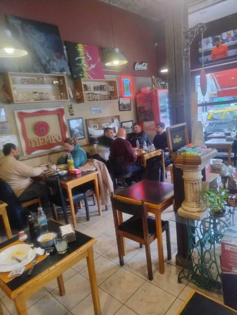 VENTA DE LOCAL CON TERRAZA EN VILLA GENERAL MITRE 2