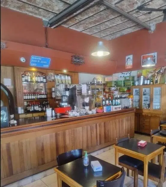 VENTA DE LOCAL CON TERRAZA EN VILLA GENERAL MITRE 5